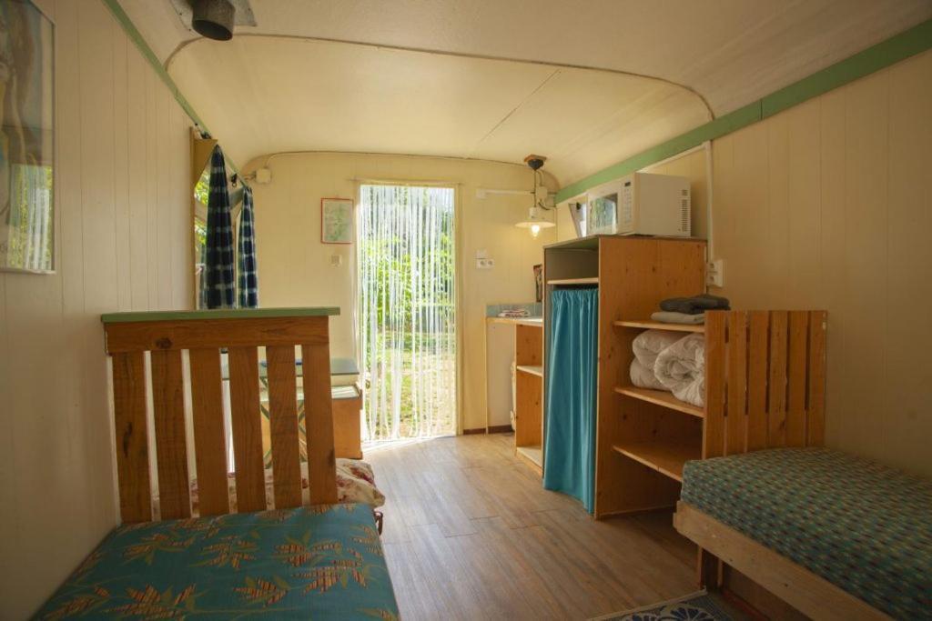 Le Bon Chemin Roulotte Hotell Sainte-Nathalène Eksteriør bilde